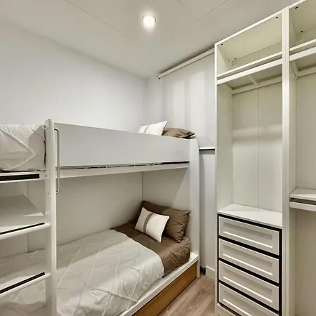 Sant Antoni Stay: Experience Apartment Barcelona